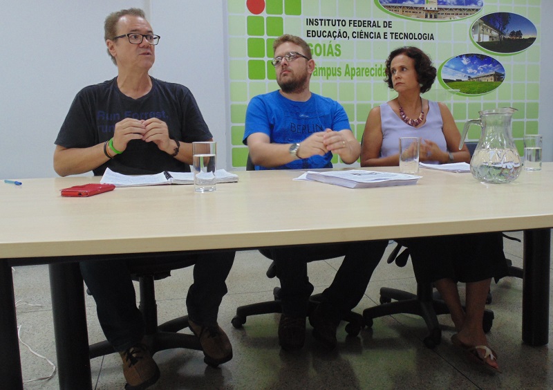 Professores David Maciel (UFG), Danyllo Di Giorgio (IFG) e Sônia Lobo (IFG), em mesa que discutiu o programa Future-se Professores David Maciel (UFG), Danyllo Di Giorgio (IFG) e Sônia Lobo (IFG), em mesa que discutiu o programa Future-se